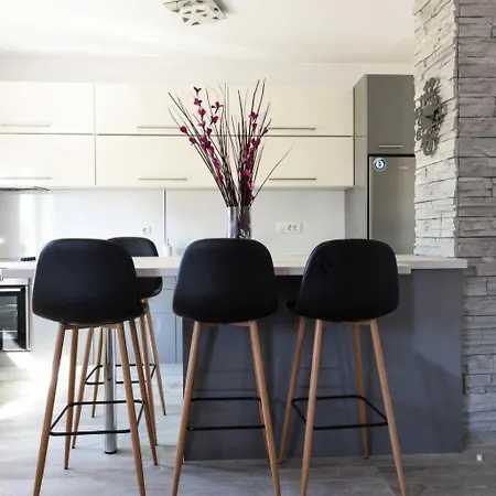 Yespeace By Interhome Tatil Evi *